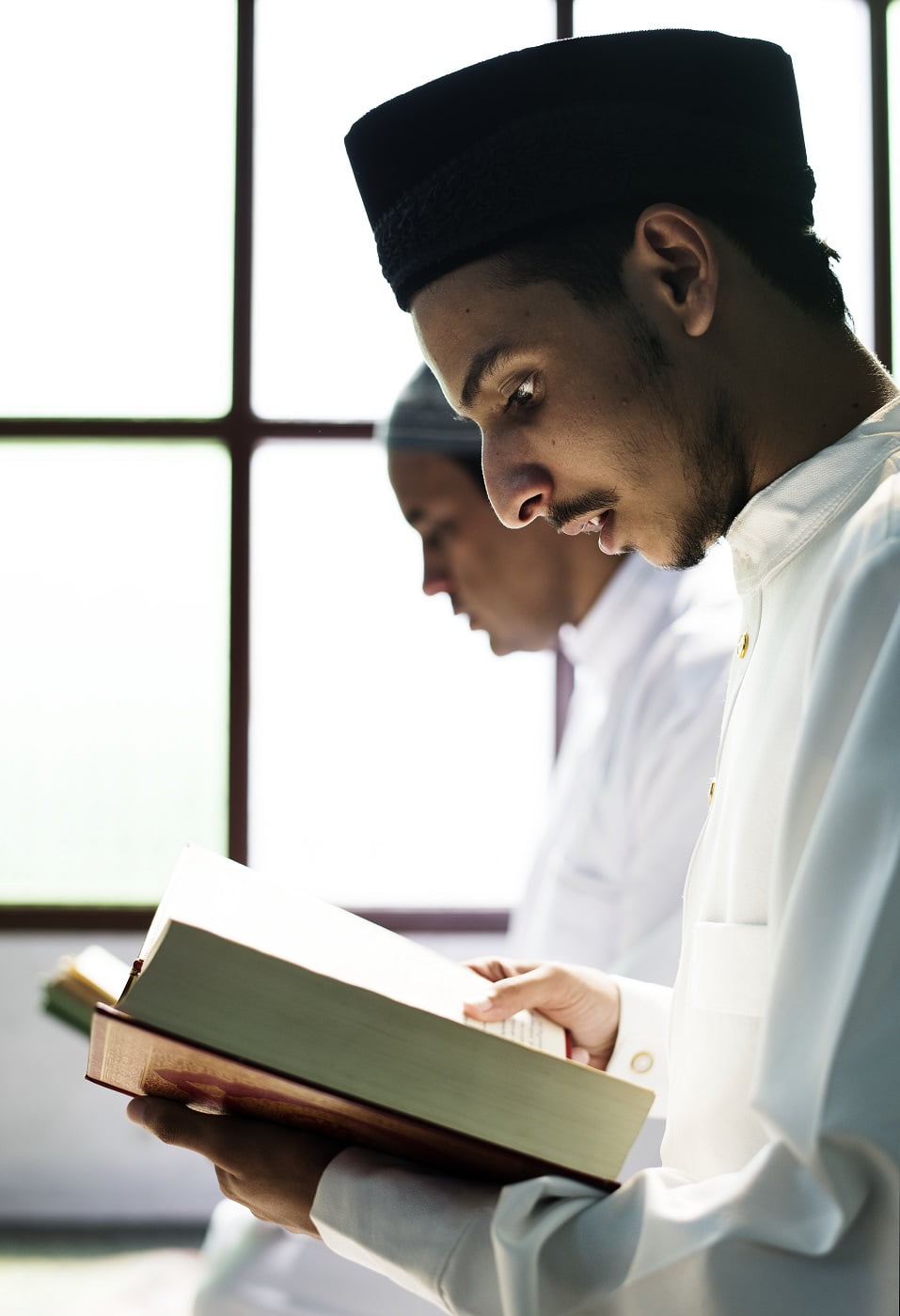 muslims-reading-from-the-quran-learn-quran-academy-online-teacher-tutor-classes